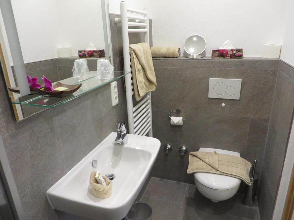 Landhof Angstl - Gaestezimmer Und Tagungsraum Höslwang المظهر الخارجي الصورة